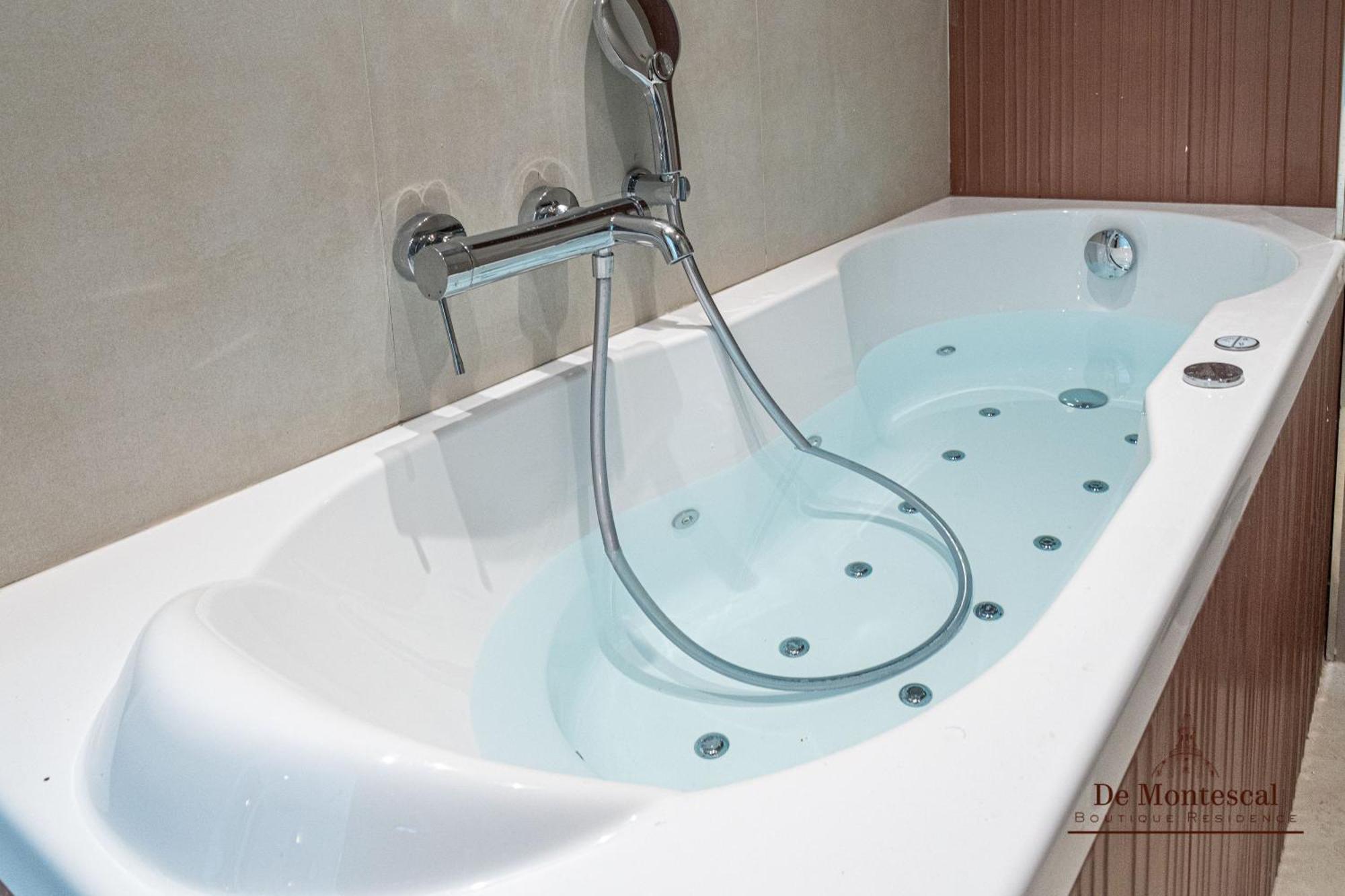 De Montescal - Hot Tub And Ac Cosy Apartment A Prime Location 40M2 Париж Экстерьер фото