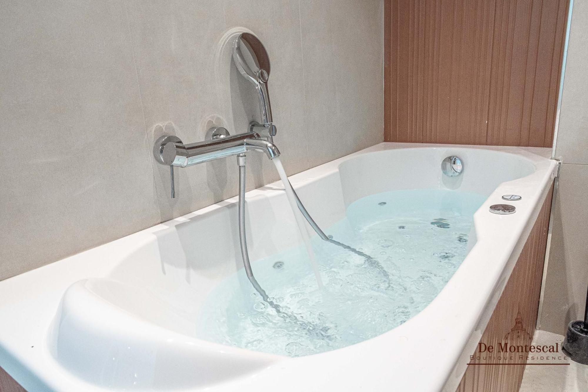 De Montescal - Hot Tub And Ac Cosy Apartment A Prime Location 40M2 Париж Экстерьер фото