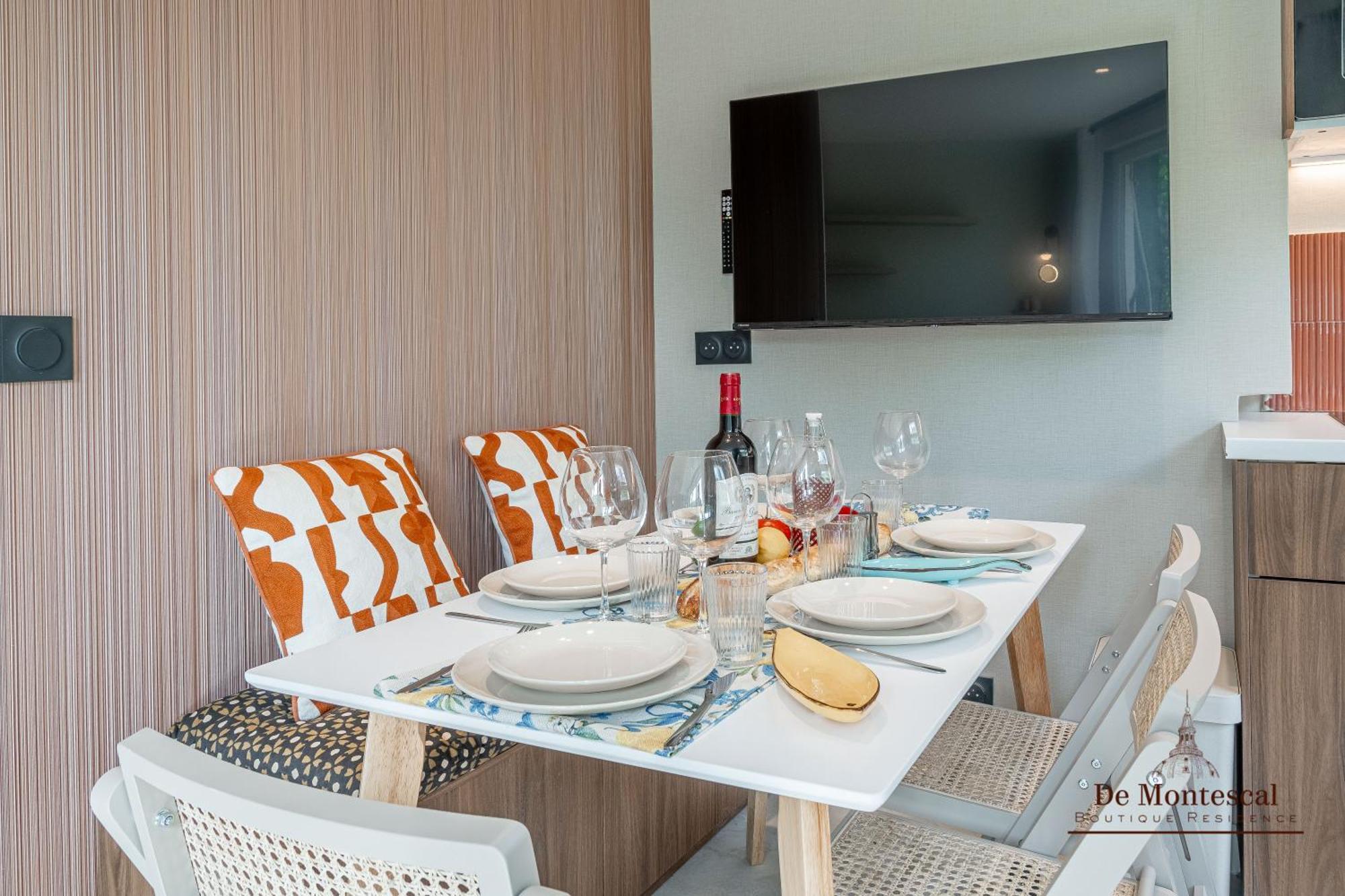 De Montescal - Hot Tub And Ac Cosy Apartment A Prime Location 40M2 Париж Экстерьер фото