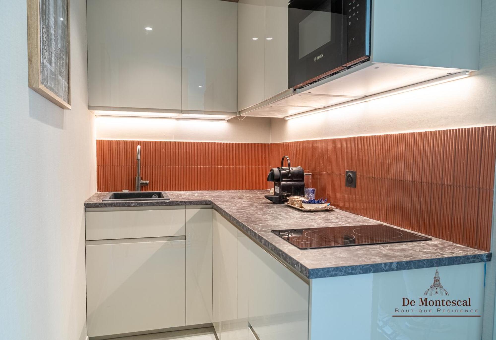 De Montescal - Hot Tub And Ac Cosy Apartment A Prime Location 40M2 Париж Экстерьер фото