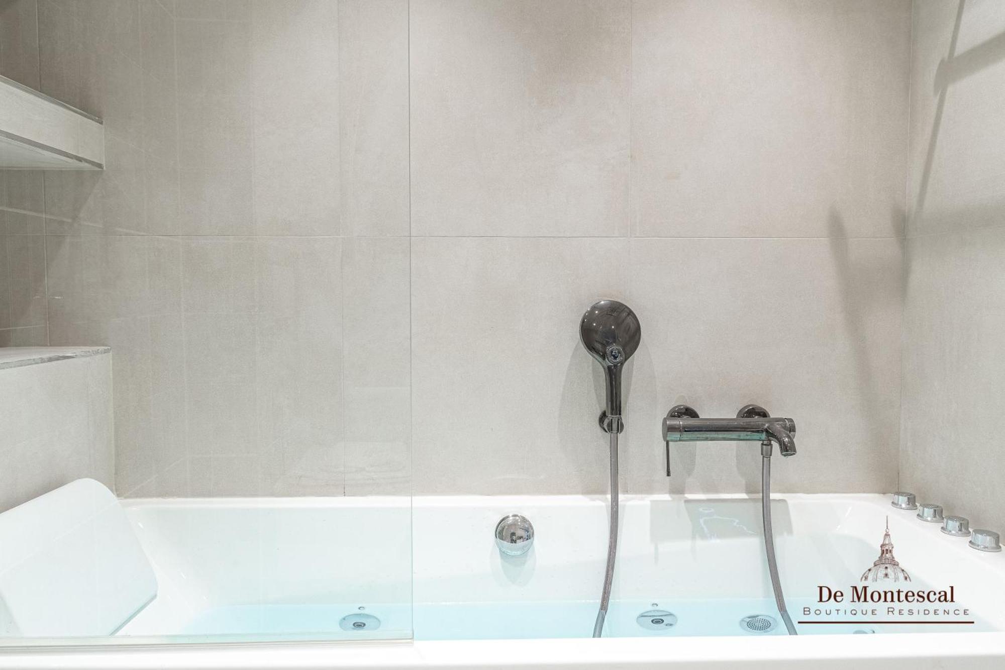 De Montescal - Hot Tub And Ac Cosy Apartment A Prime Location 40M2 Париж Экстерьер фото