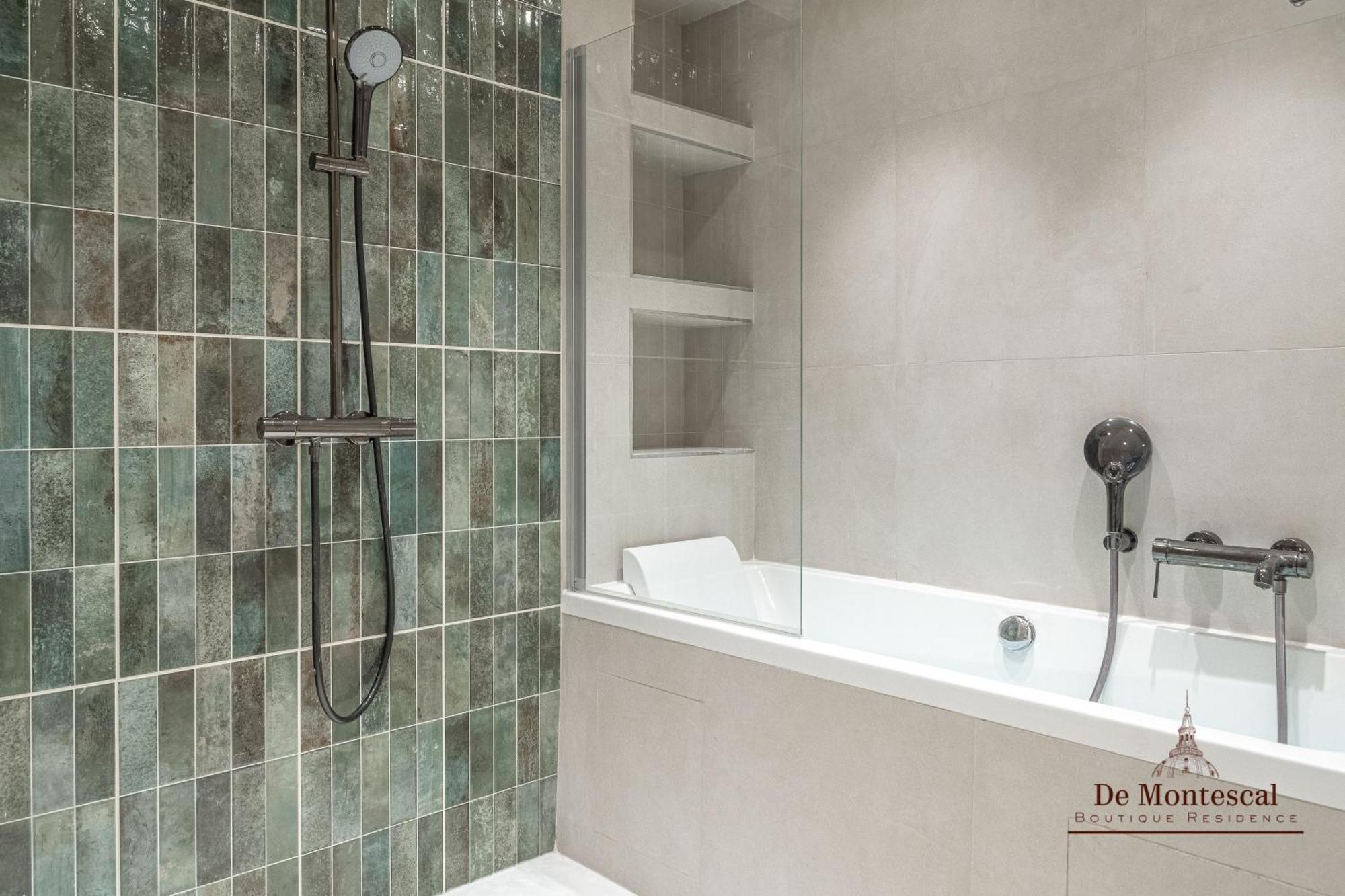 De Montescal - Hot Tub And Ac Cosy Apartment A Prime Location 40M2 Париж Экстерьер фото